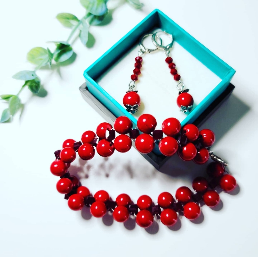 Double stand coral imitation bracelet and earrings